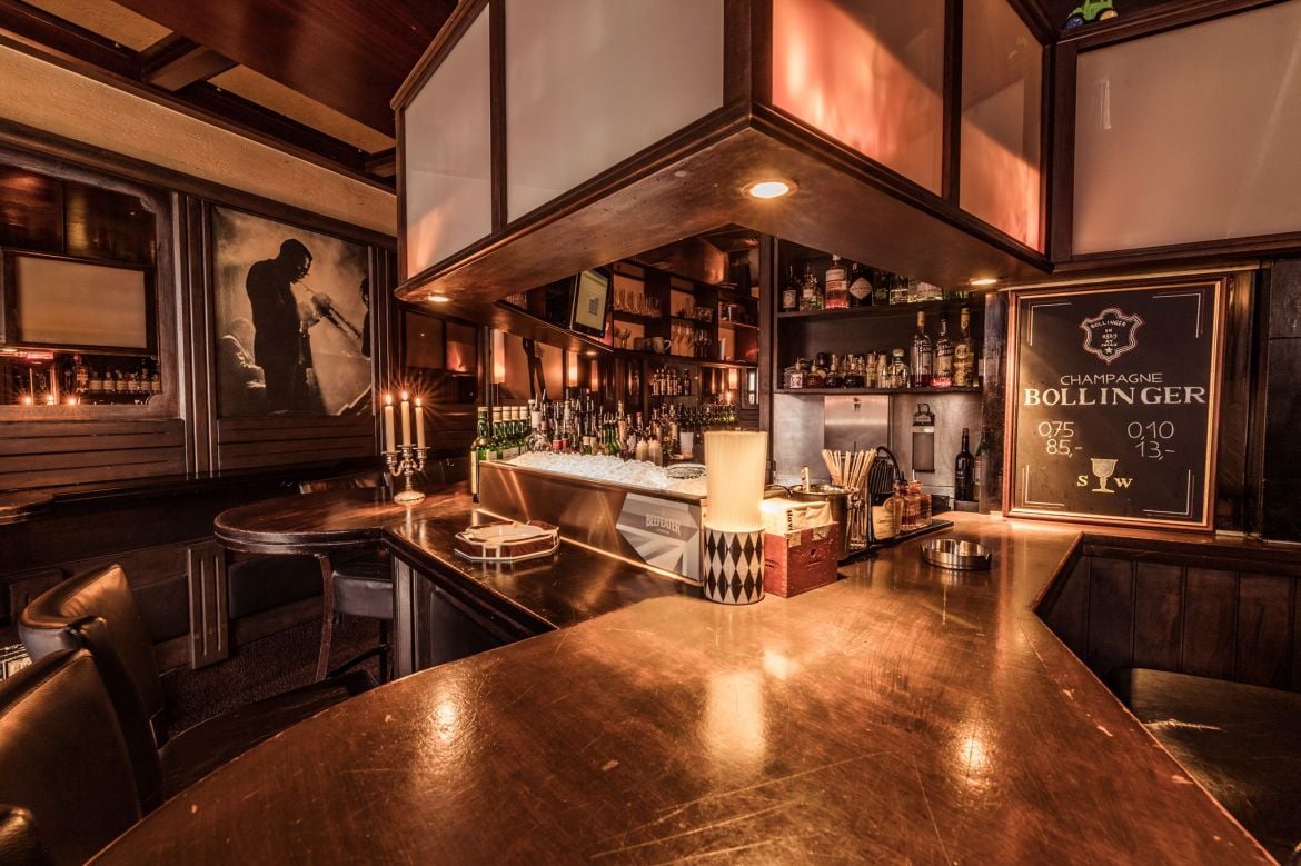 Schwarz-Weiss-Bar
