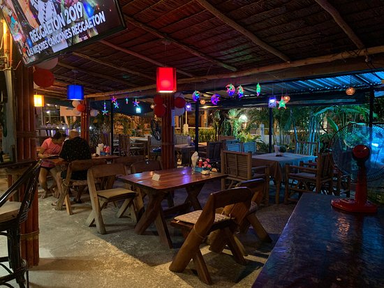 Dilligaf Garden Bar