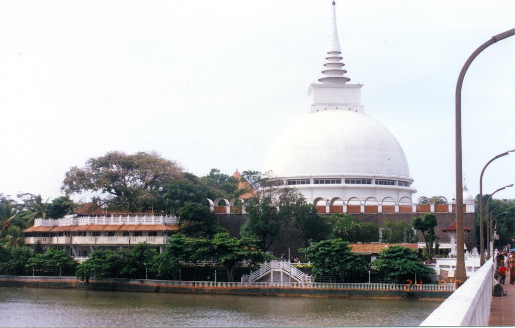 Kalutara Bodhiya