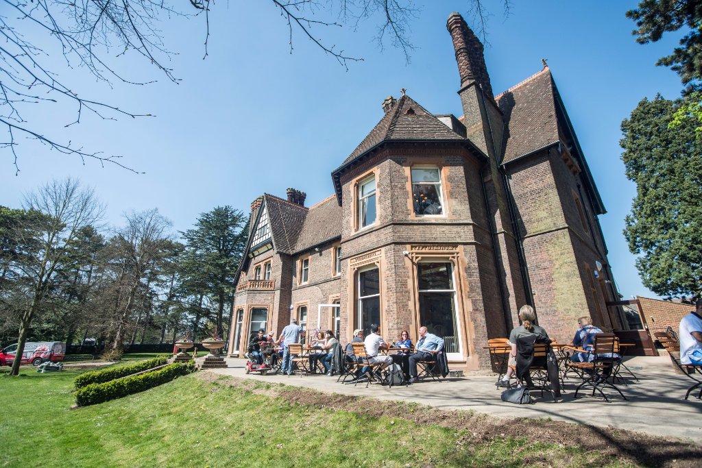 Wardown House, Museum and Gallery