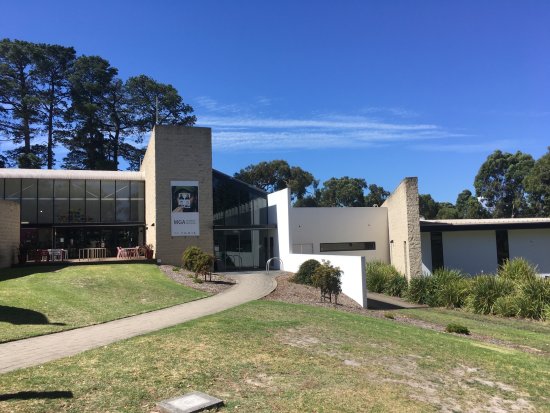 Wheelers Hill Branch Library