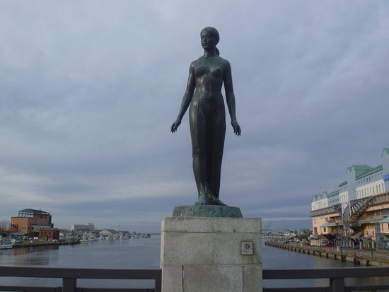 Haru Statue