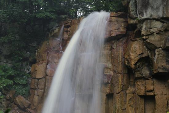 Shirafuji no Taki Waterfall