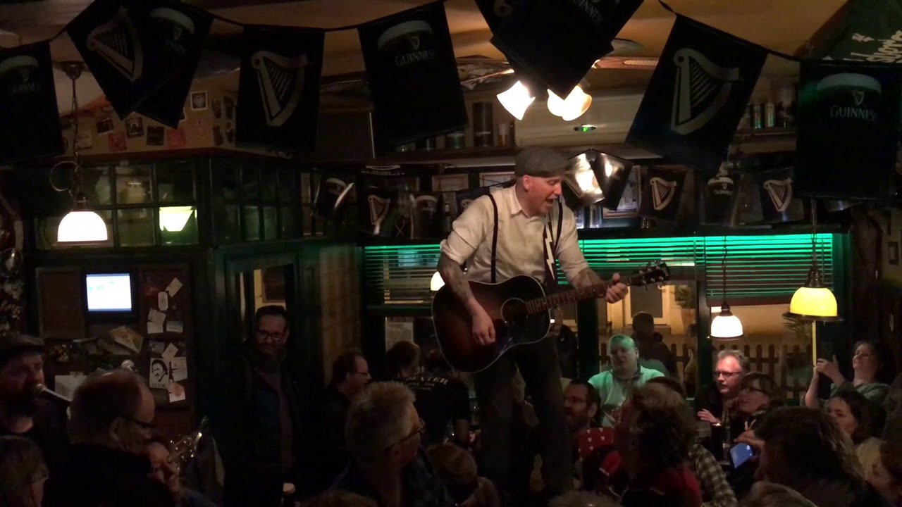 DEXTER - Island Irish PUB