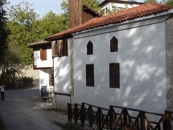 Kacak Lutfiye Cami