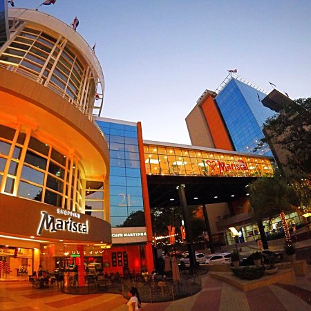 Mariscal López Shopping