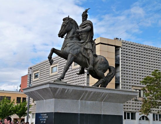 Skanderbeg Statue
