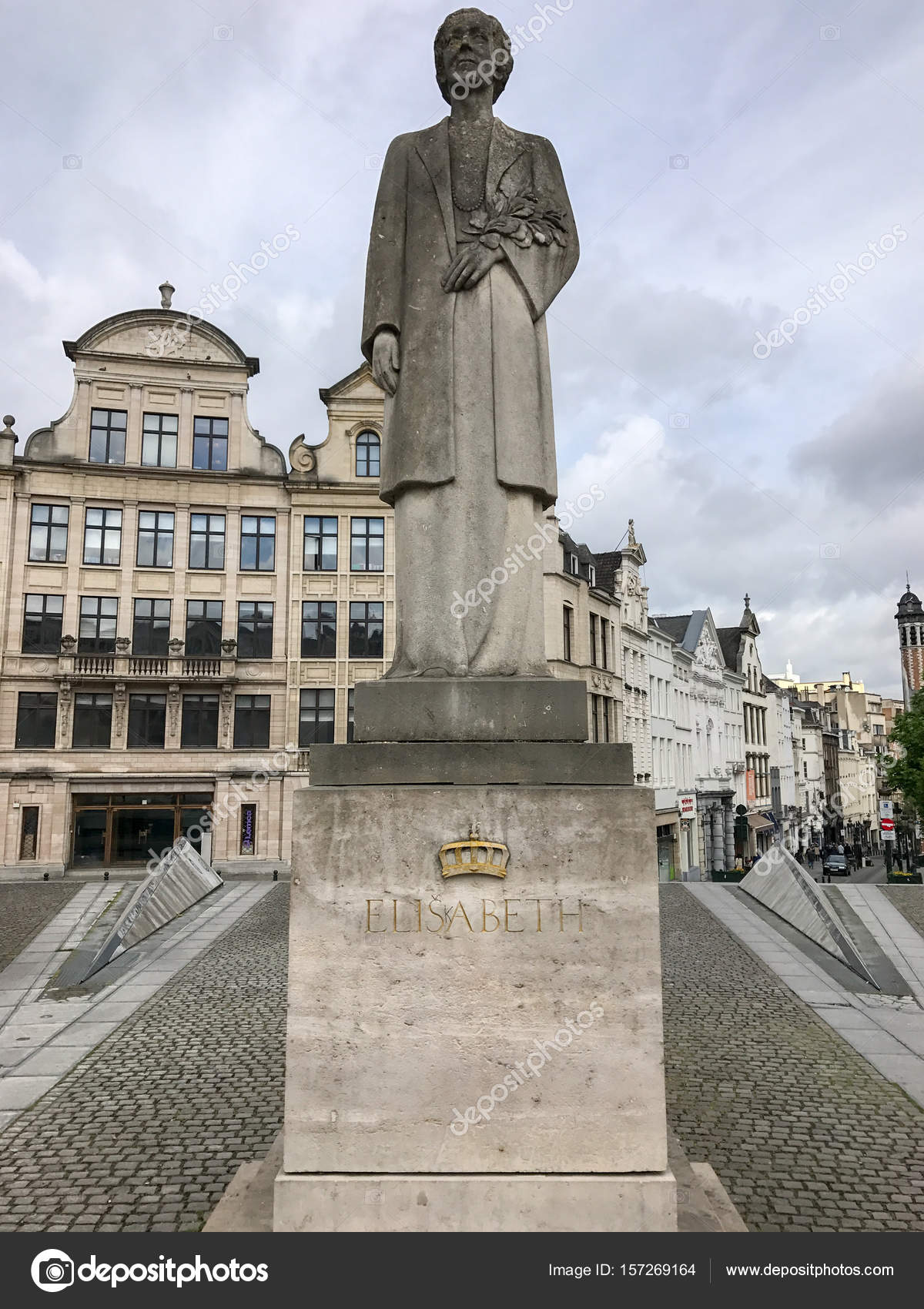 Queen Elisabeth of Belgium Statue