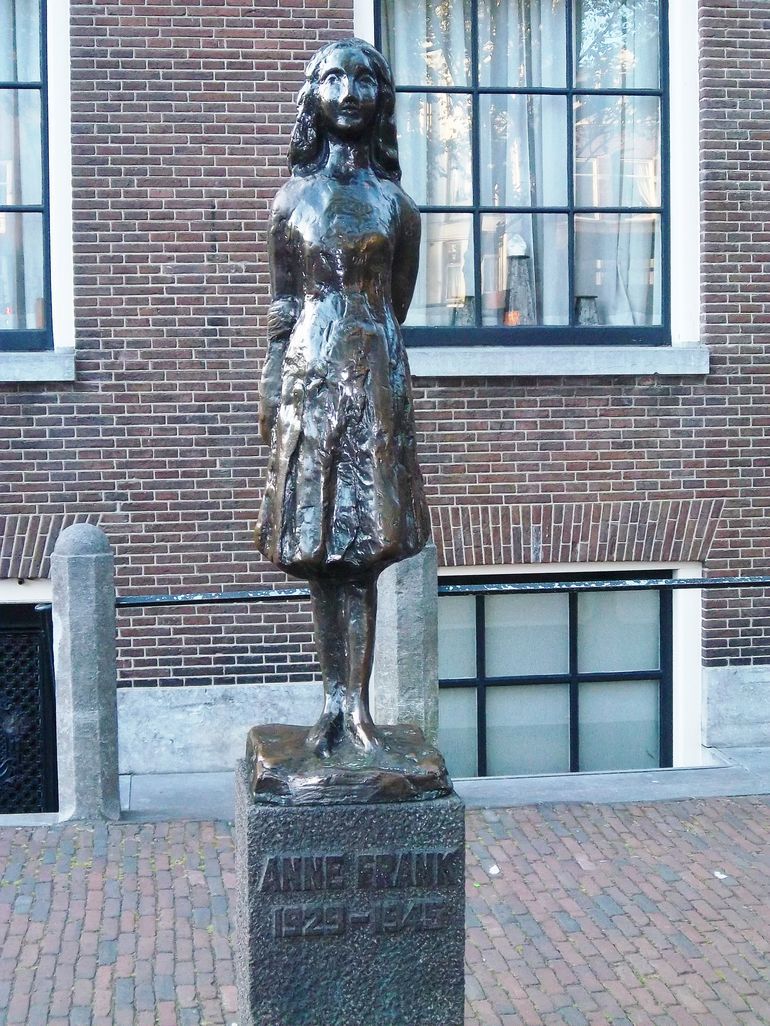 Statue of Anne Frank