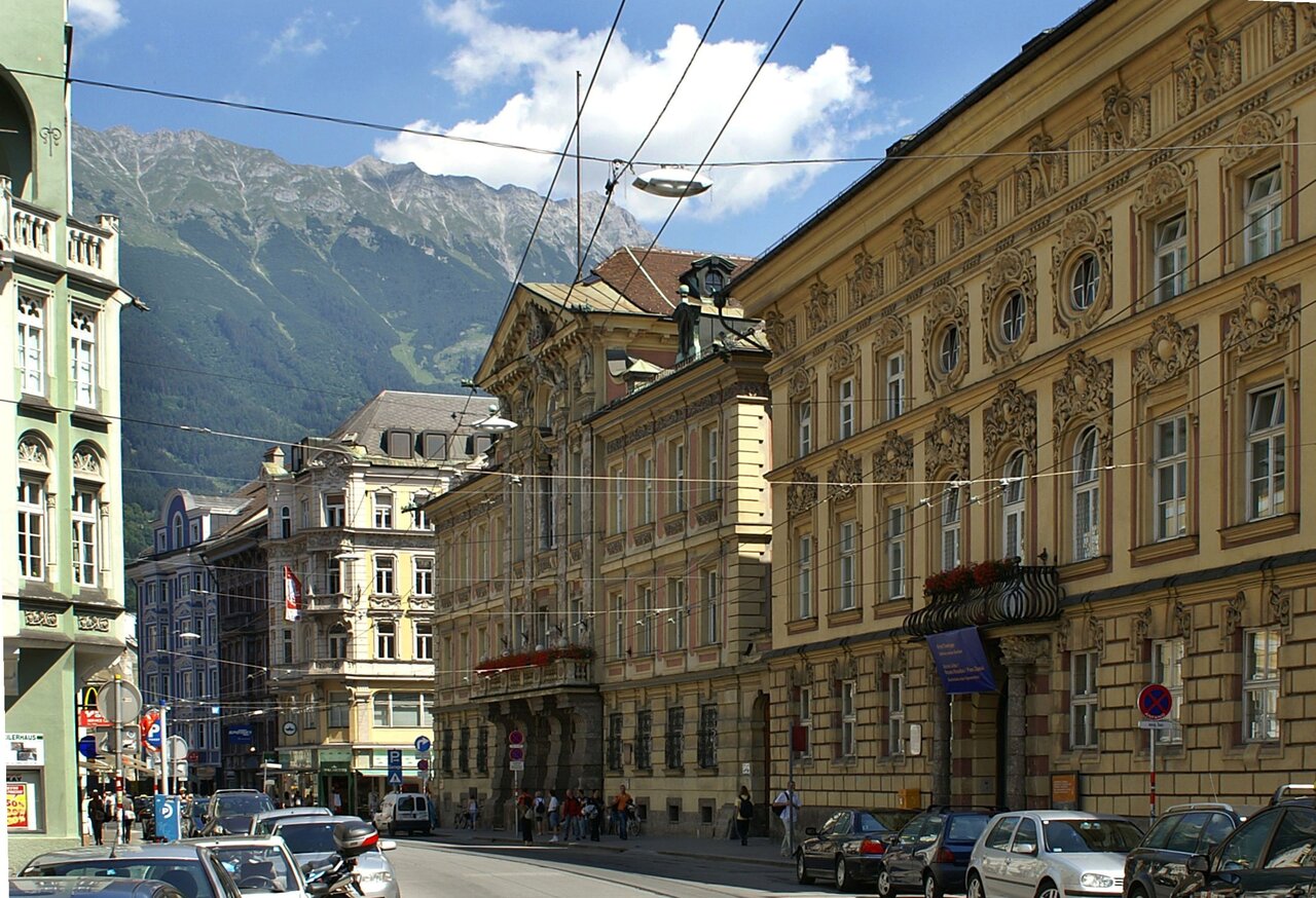 Taxispalais