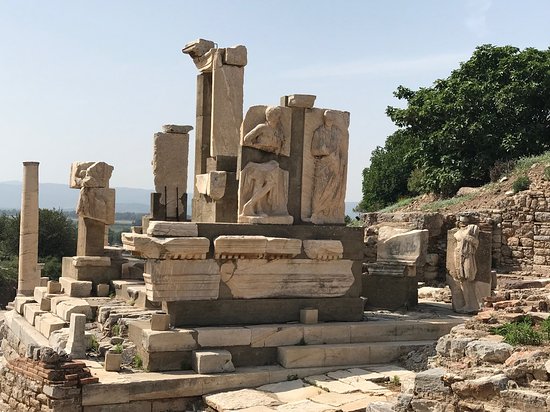 Memmius Monument