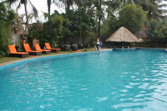 La Pistoche Swimming Pool & Bar