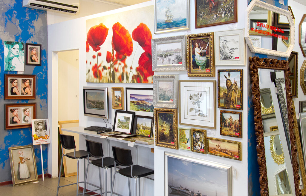 Entourage Exhibit Hall