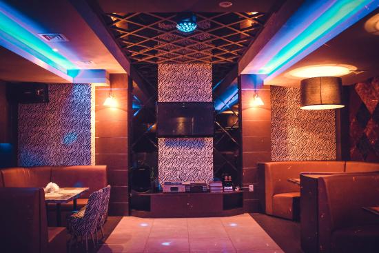 Karaoke-Bar Dve Zvezdy
