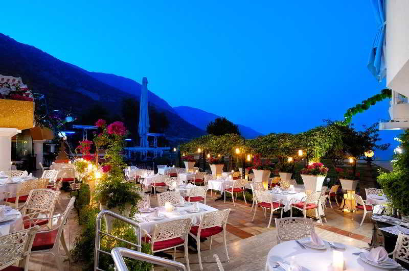 Crusoes Beach Club