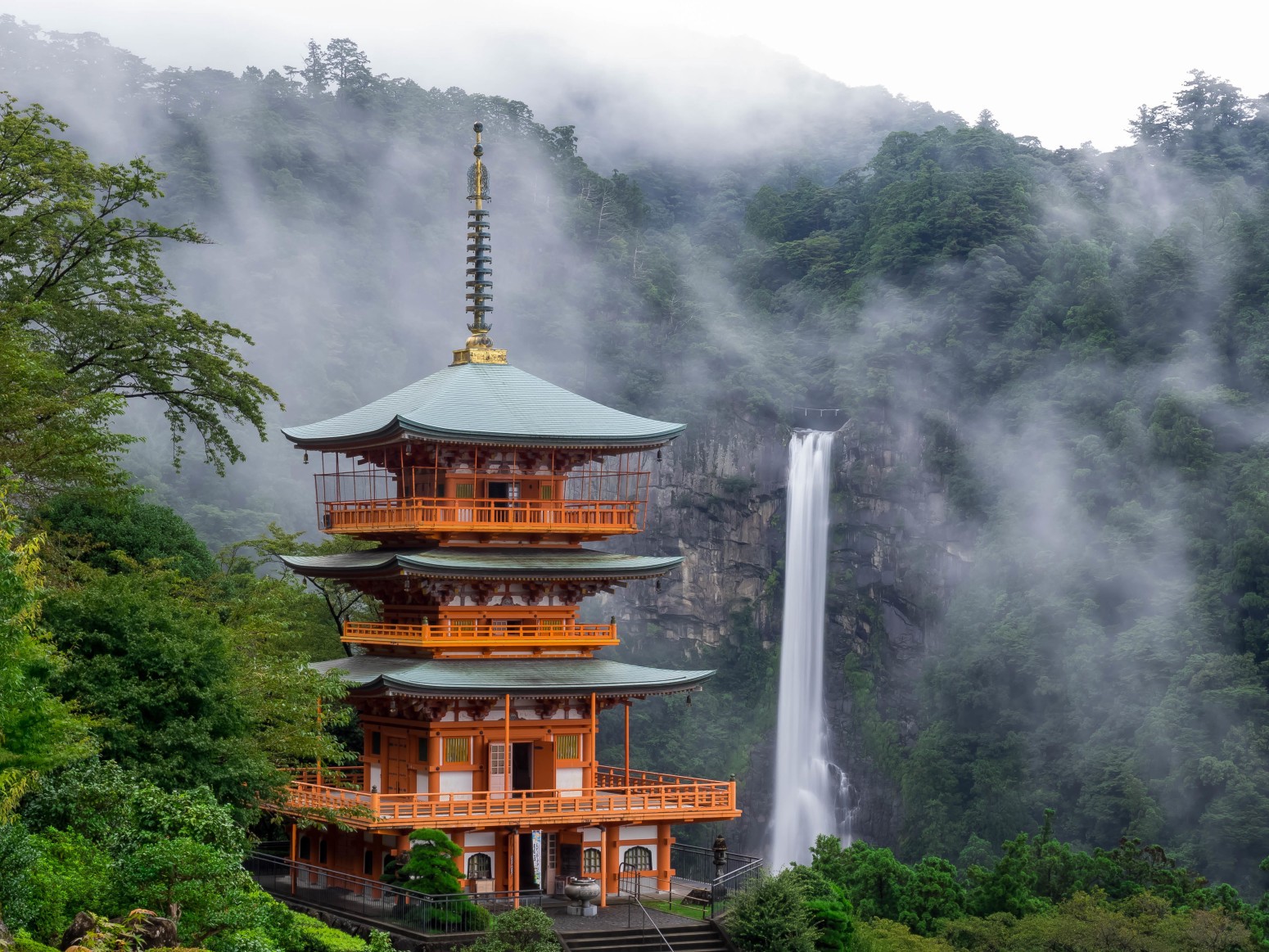 Tonosumi Fall