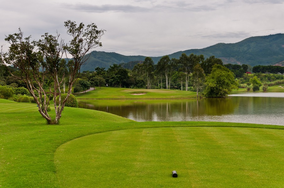 Lake Biwa Lakeside Golf Course