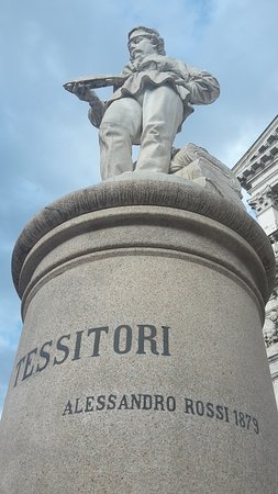 Monumento al Tessitore