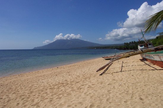 Poctoy White Beach