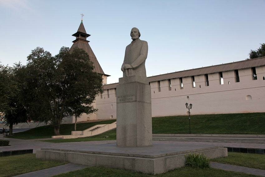 Statue of Ulyanov