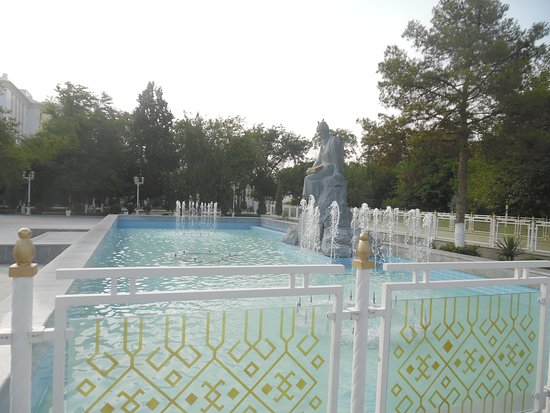 Magtymguly Pyragy Monument