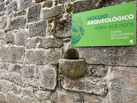 Nucleo Arqueologico Porta dos Figos