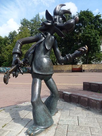 Sculpture Nu Pogodi!