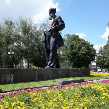 Monument to Lev Tolstoi