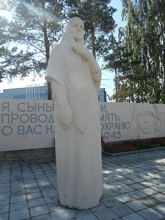 Monument Grieving Mother