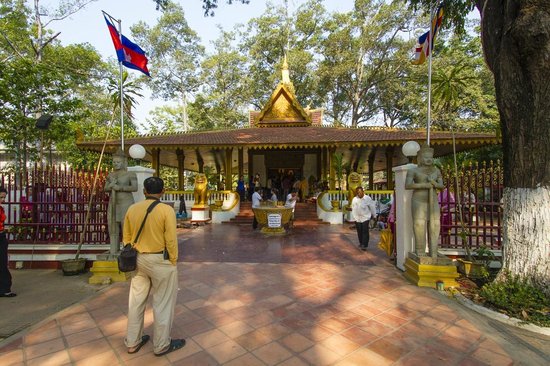 Preah Ang Chek Preah Ang Chom Temple