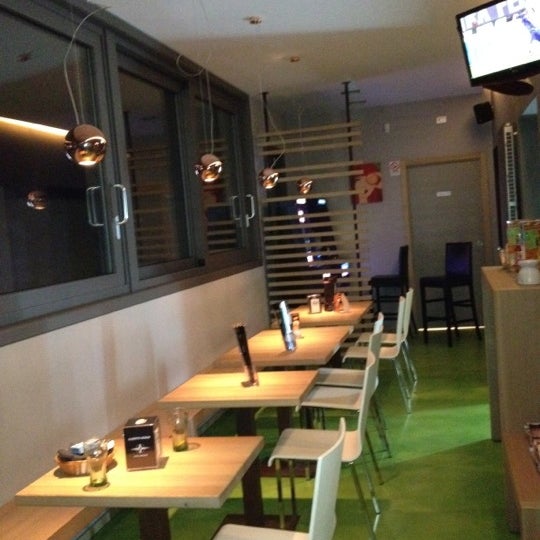 Goon Docks Bar