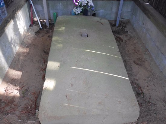 Shigeoka Christian Grave