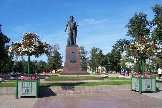 Bolotnaya ploshchad (Bog square)