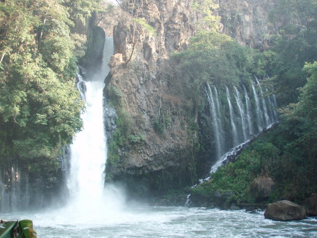 Cascada de la Tzararacua