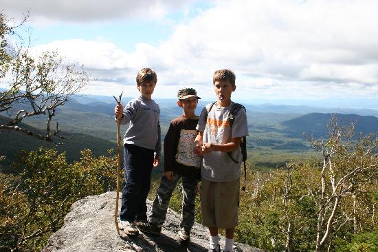 Cantilever Rock Trail