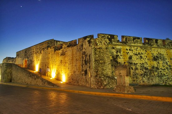 Baluarte de San Carlos/Museo de la Ciudad