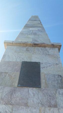 Flinders Monument