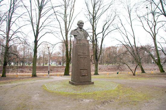 Friedrich Reinhold Kreutzwald Monument