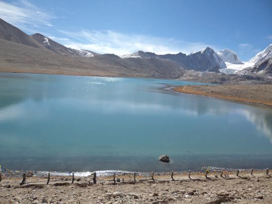 Cholamu Lake