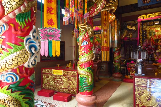 Chao Por Chao Mae Na Pha Shrine