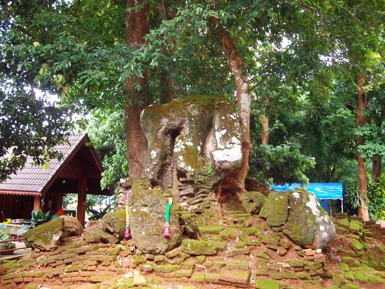 Chiang Saen - the old city walls
