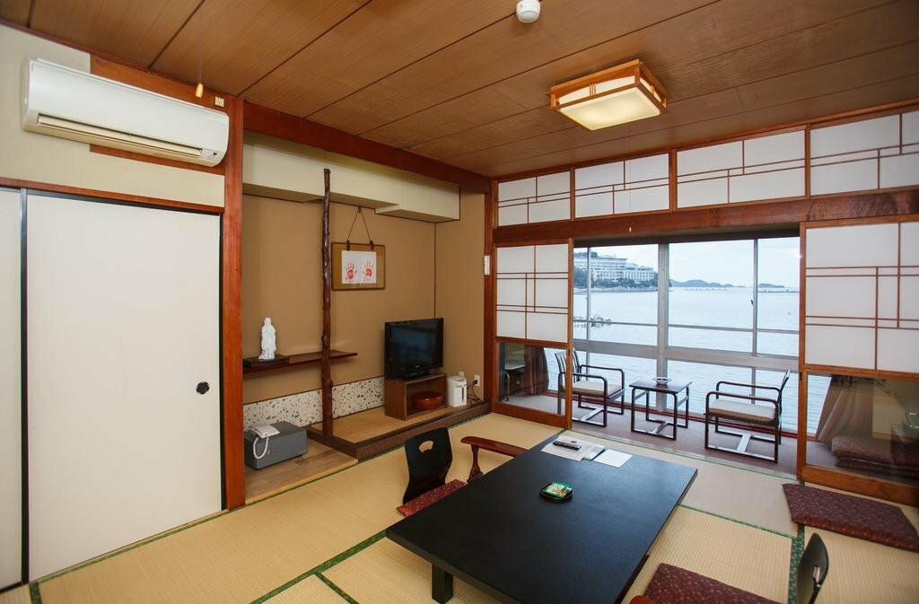 Kami-shima