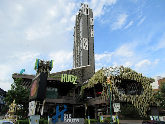 Hugz Mall