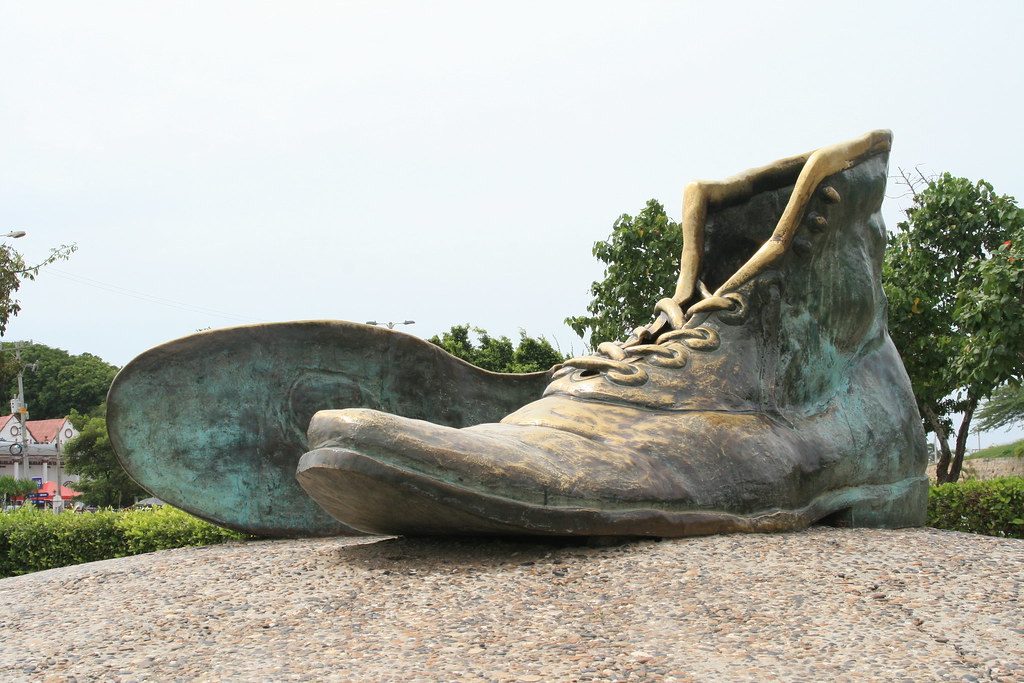 Monumento a Los Zapatos Viejos