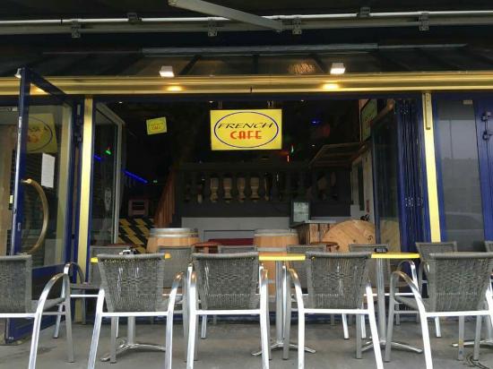 Le French Café