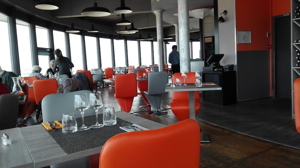 Le Phare Bar