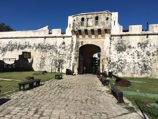 Land Gate (Puerta de Tierra)