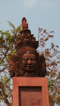 Prasat Wat Sa Kamphaeng Noi