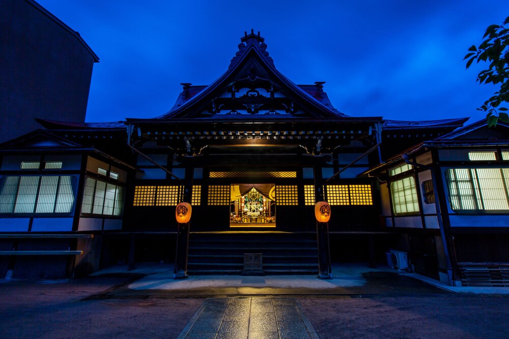 Takayama Zenko-ji Temple