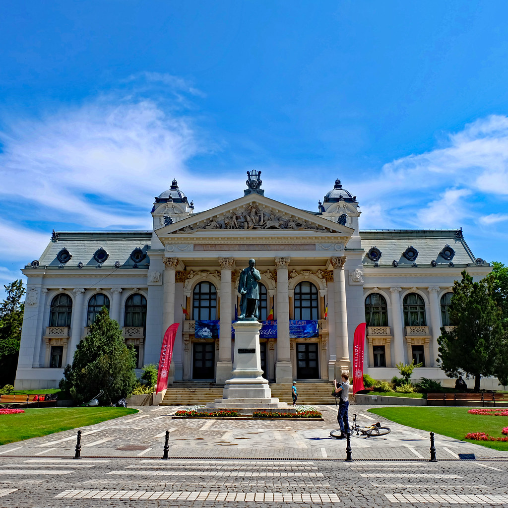 Teatrul National Vasile Alecsandri